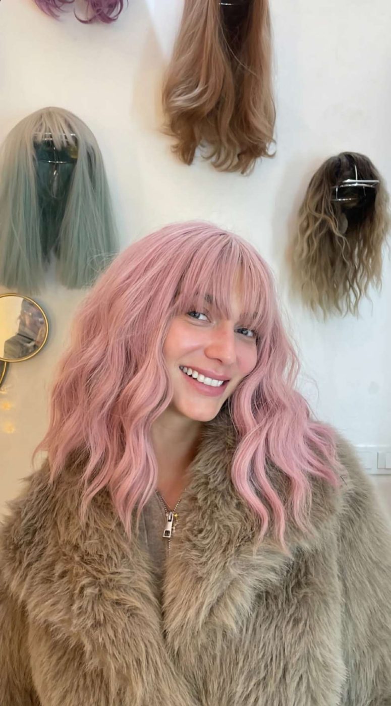 Perruque rose pastel