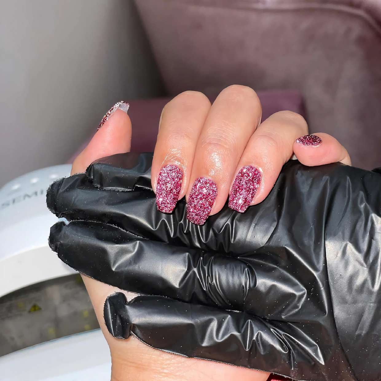 Nail art pailleté rose