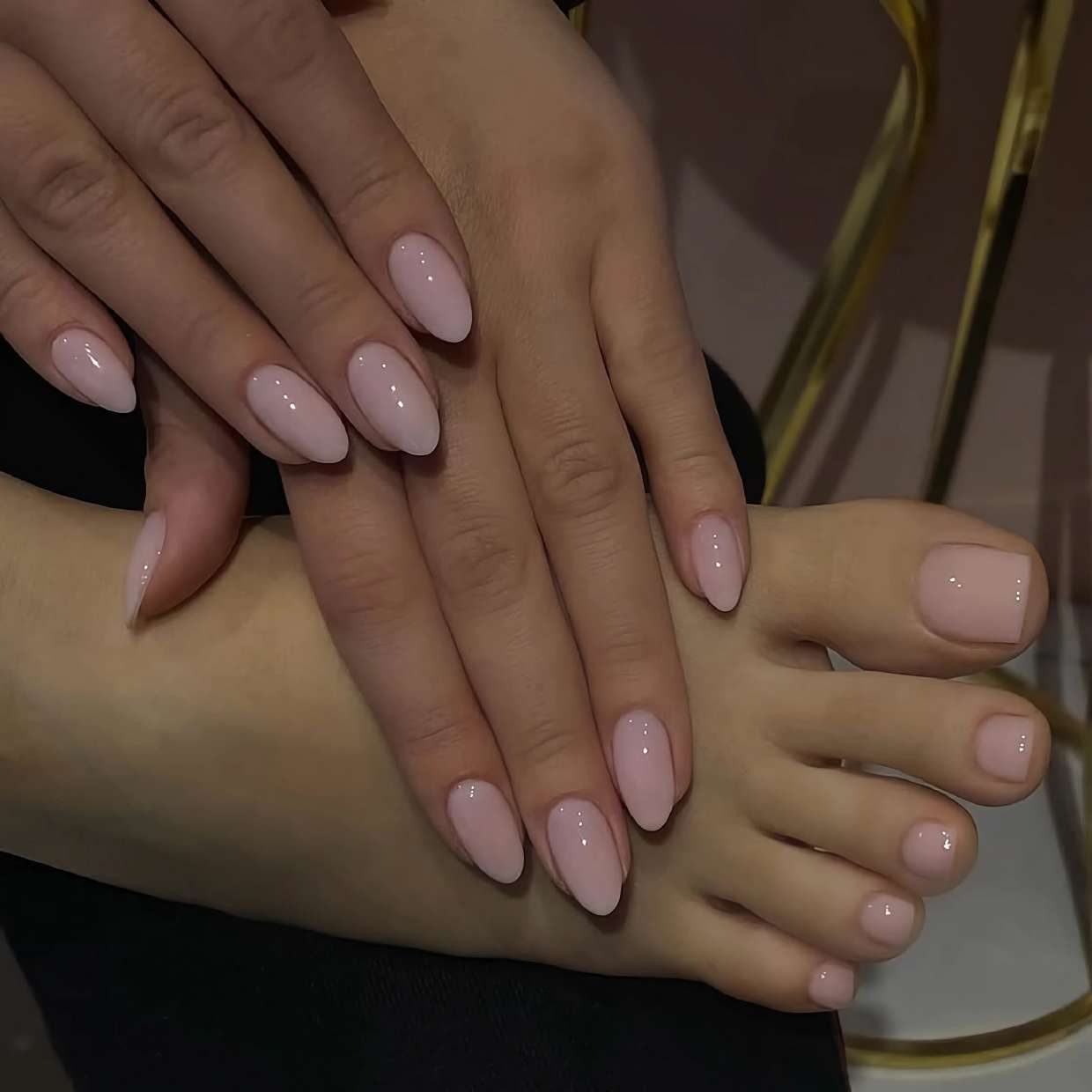 Vernis nude mains et pieds